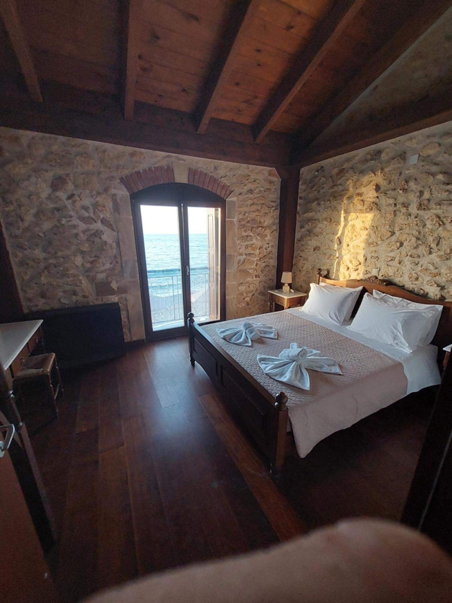 Volakas Beachfront Suites Rethymnon Exterior foto